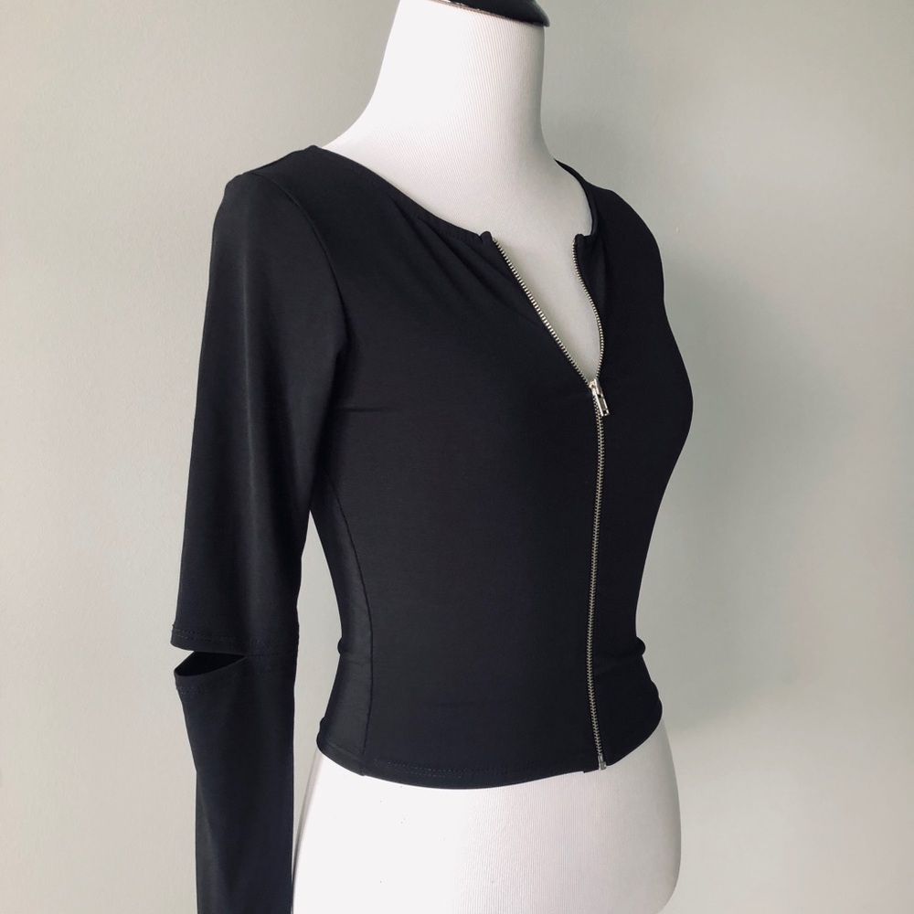 Fitted Zip Top